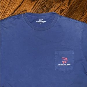 vineyard vines t shirt